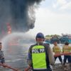 Kapal Jaring Tarik Berkantong Terbakar di Pelabuhan Pelindo
