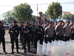 Ratusan Polisi di Pekalongan Amankan Audiensi Warga Sijambe