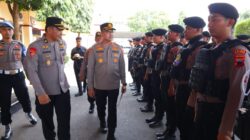 Kapolres Pekalongan Pimpin Apel Pemberangkatan Personel BKO ke Pati