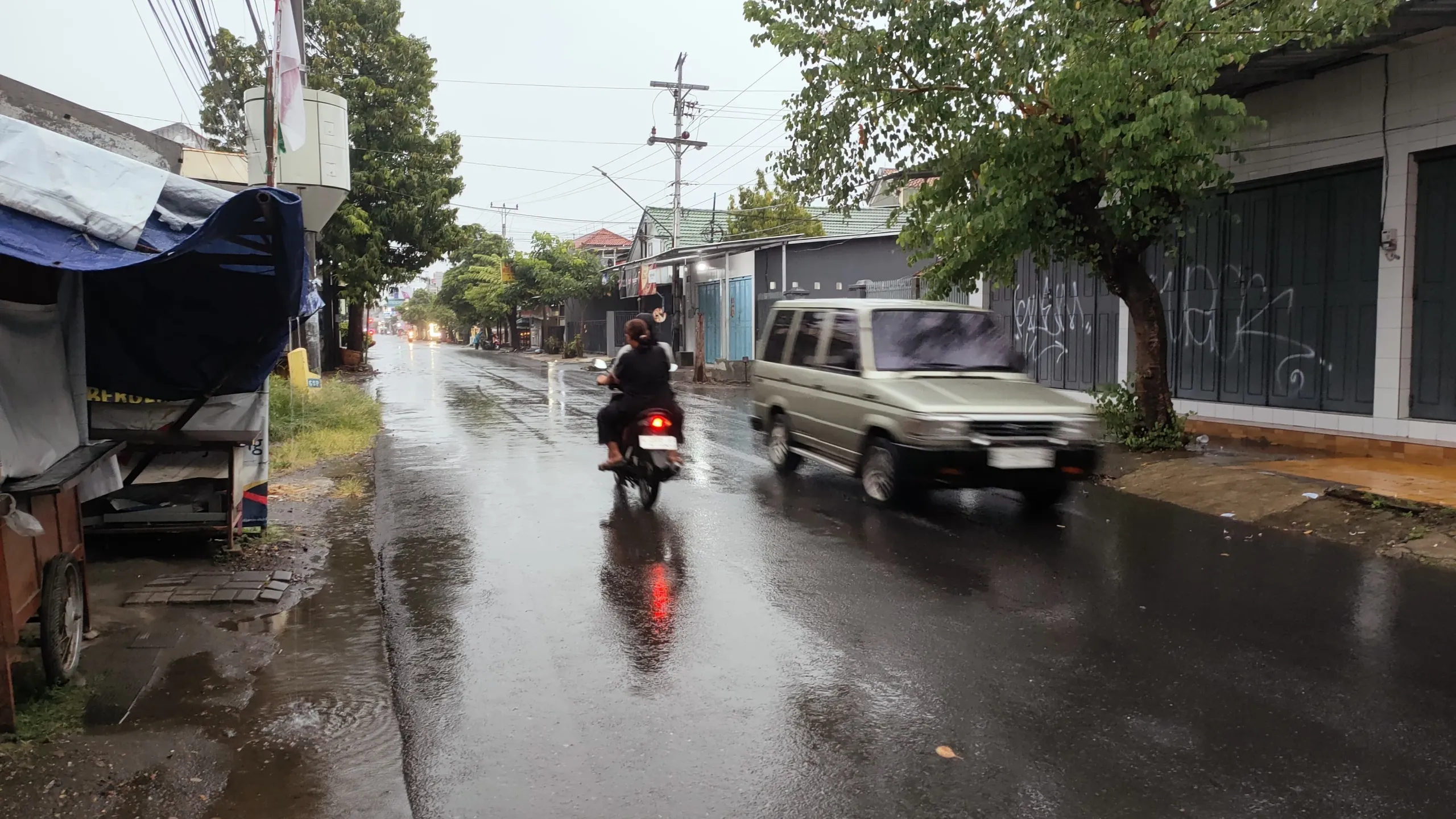 CUACA HARI INI: Pantura Barat Jateng Masih Berpotensi Hujan Lebat Disertai Petir hingga Sore