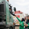Terjebak Banjir Selama Dua Hari, Sopir Truk Akhirnya Lega Usai Terima Bantuan Makanan dari Pemprov Jateng