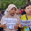 Emak-emak Pedagang Pasar Margasari, Datangi DPRD Kabupaten Tegal, Ini Tuntutannya