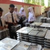 Siswa Nikmati Makan Bergizi Gratis dan Tetap Bisa Menabung Rp5 Ribu Setiap Hari