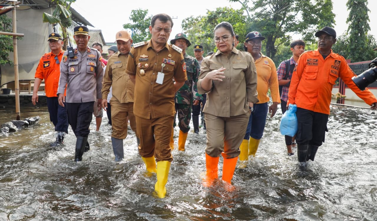 Gubernur Ahmad Luthfi Tinjau Korban Banjir, Pastikan Bantuan Disalurkan Tepat Sasaran