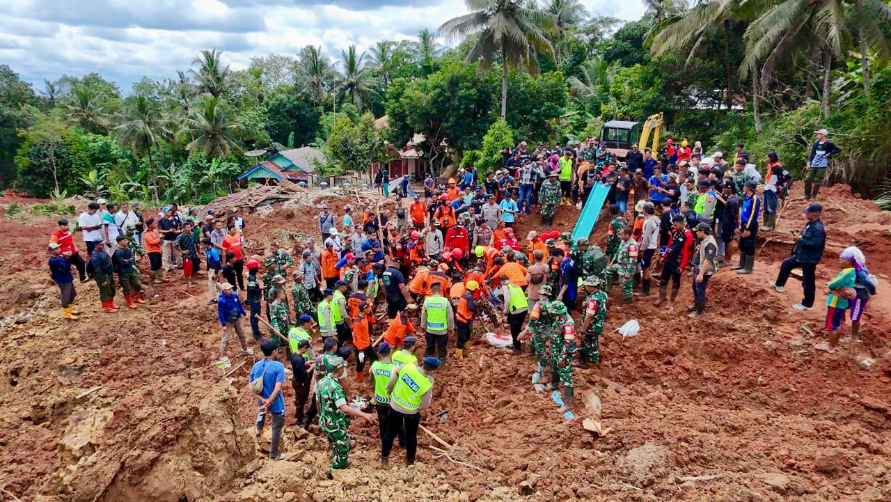 Korban Meninggal Longsor Cibeunying Ditemukan Jadi 11 Orang