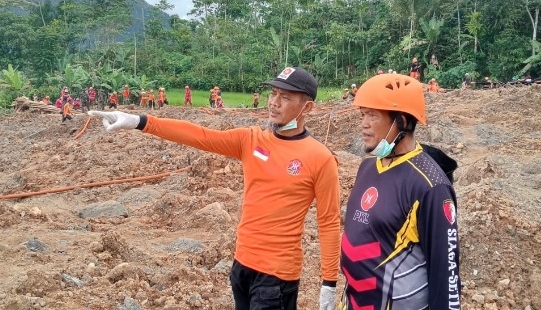 PKS Brebes Kirimkan 8 Relawan Bantu Penanganan Longsor Banjarnegara