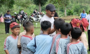 Bupati Anom Widiyantoro Ajak Pelajar Pemalang Peduli Lingkungan Lewat Gerakan Tanam Pohon